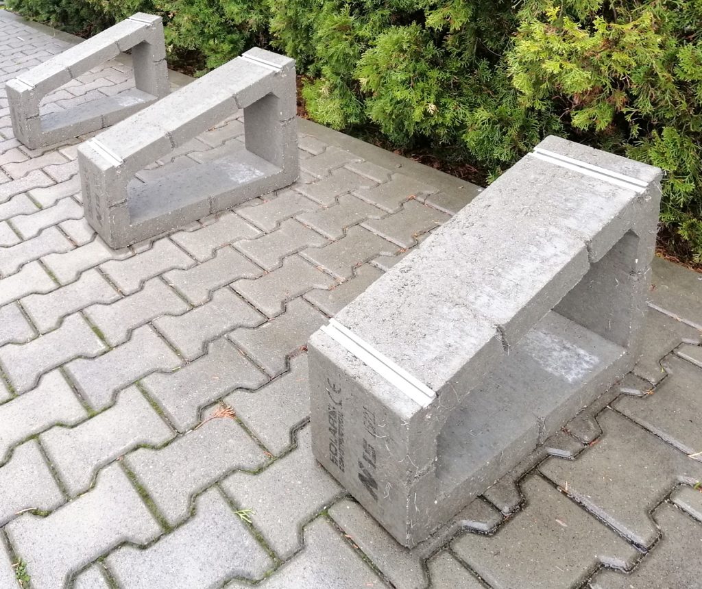 konstrukcja balastowa bloczki betonowe z mocowaniem